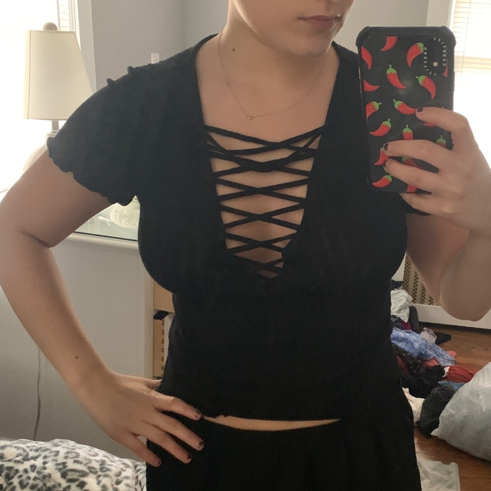 Black tee